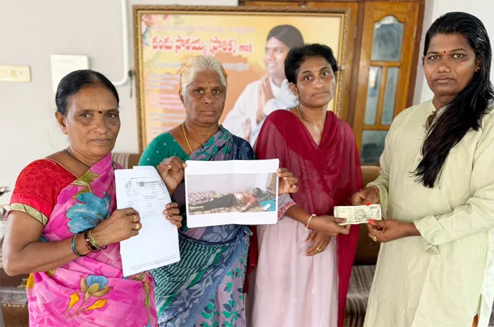 క్యాన్సర్ బాధితురాలికి ఆర్థిక సాయం