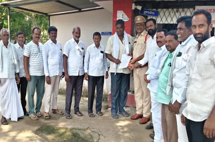 నకిలీ విత్తనాల కంపెనీ పై చర్యలు తీసుకోవాలి రుయ్యాడి రైతులు