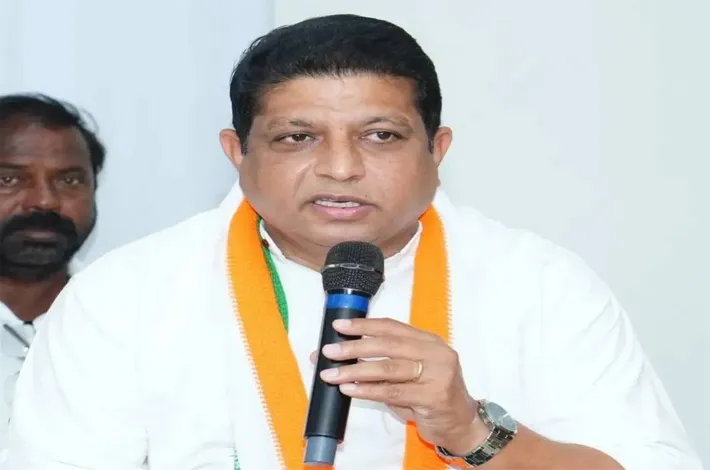 ప్రజాస్వామ్య పరిరక్షణకు అన్ని వర్గాలు ఐక్యంగా పోరాడాలి