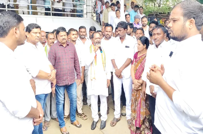 దళిత స్పీకర్‌పై అనుచిత వ్యాఖ్యలు సిగ్గుచేటు
