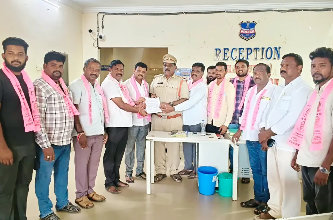 సీఎం రేవంత్ రెడ్డి, ఎమ్మెల్యే శంకర్‌ లపై కేసు నమోదు చేయాలి