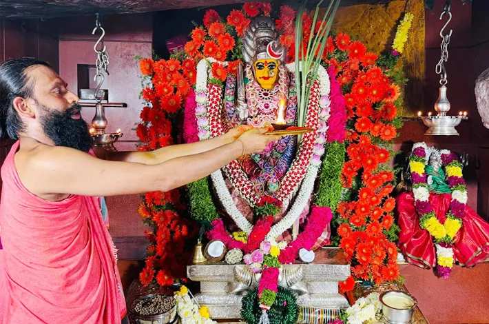 లలితాత్రిపురసుందరి దేవిగా వనదుర్గమ్మ