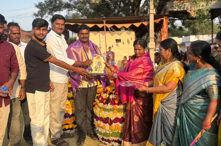 మ‌ల్లారెడ్డిపేటలో ఘ‌నంగా బ‌తుక‌మ్మ వేడుక‌లు
