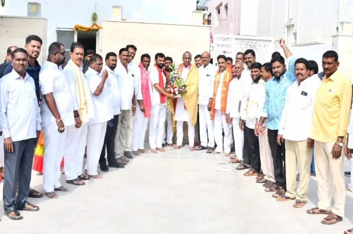 మల్లారెడ్డికి బీఆర్ఎస్ నేతల దసరా శుభాకాంక్షలు