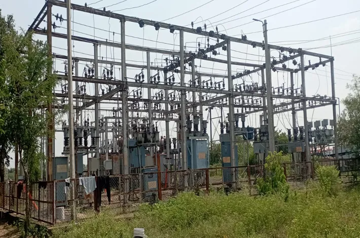 కరెంటు కోతలు..  రైతుల అవస్థలు
