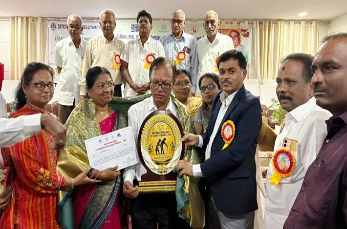 హెర్బల్ వైద్యునికి సన్మానం