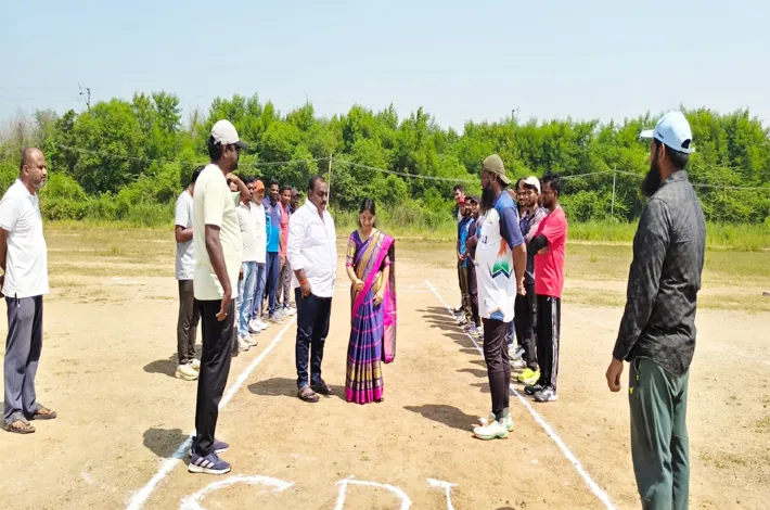 క్రికెట్ టోర్నమెంట్‌ ప్రారంభం 