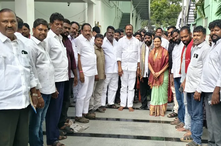 జిల్లాలోని పలు... డివిజన్లకు కాంగ్రెస్ కమిటీల ప్రకటన