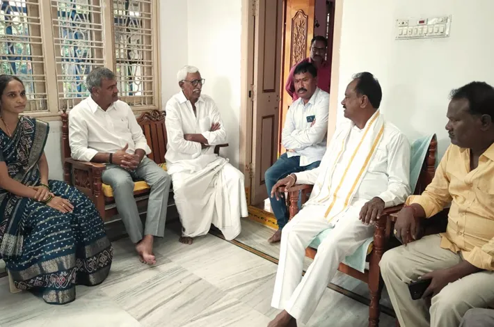 మాజీ ఎంపీపీ నారాయణ గౌడ్‌కు ఎమ్మెల్యే పరామర్శ