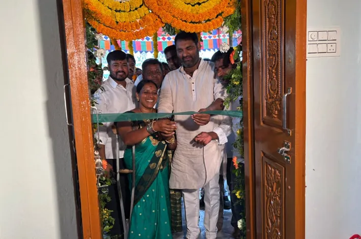 ఇందిరమ్మ ఇళ్లు పేదలకు గౌరవం