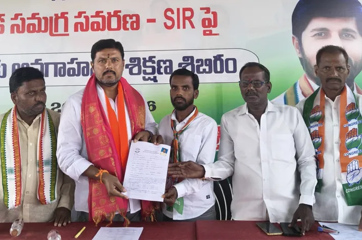 ఆదివాసీ నాయకత్వాన్ని బలోపేతం చేయాలి