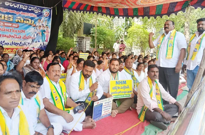 ఔట్సోర్సింగ్ ఉద్యోగులపై ప్రభుత్వ చిన్నచూపు 