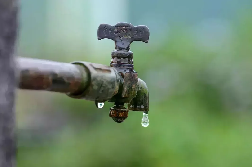 గుక్కెడు నీటికీ కష్టమేనా? హైదరాబాద్‌కు వాటర్ షాక్