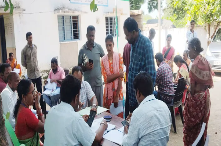 కేశనపల్లిలో సర్వే నోటీసుల కార్యక్రమం ప్రారంభం