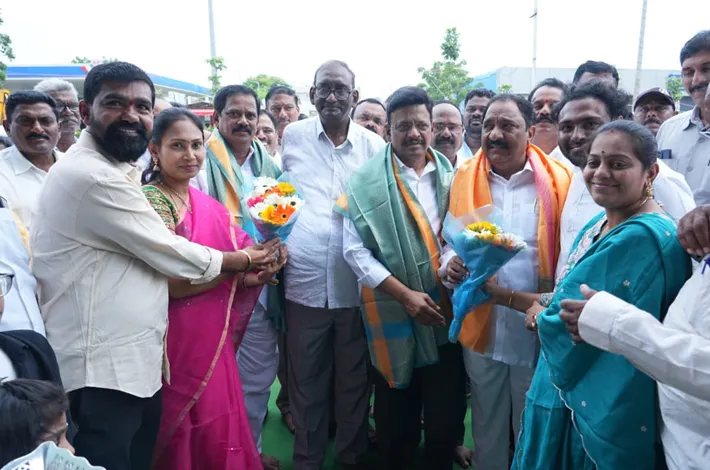 ‘ప్రాణా న్యాచురల్స్’స్టోర్‎ను ప్రారంభించిన తాతా మధు, సండ్ర