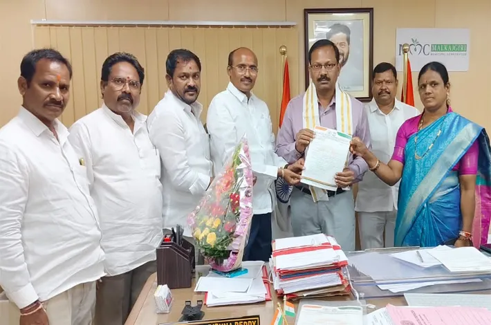 ఘట్ కేసర్ డివిజన్ ప్రాంత అభివృద్ధికి నిధులు మంజూరు చేయాలని