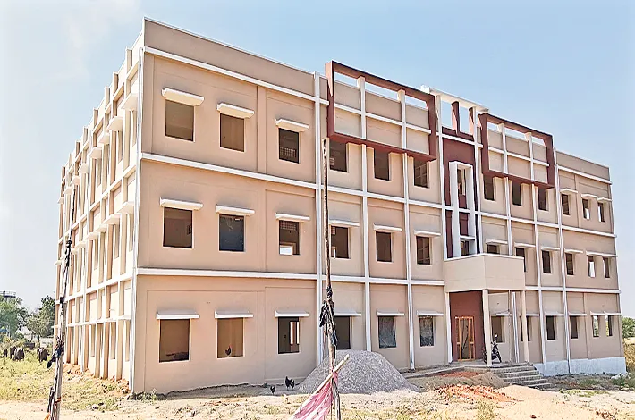 కేజీ బీవీలో విద్యార్థినుల అవస్థలు!