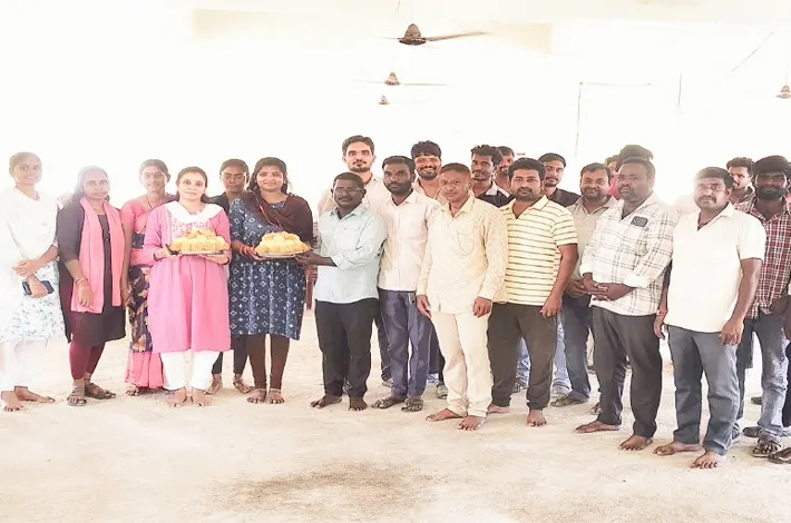 కాకా ఫ్రీ కోచింగ్ సెంటర్‌లో ఘనంగా బతుకమ్మ వేడుకలు