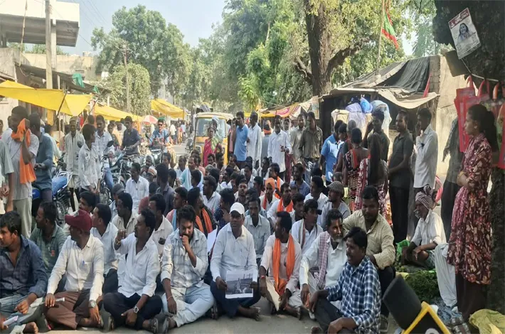 కరెంట్‌ కోసం కదం తొక్కిన రైతులు