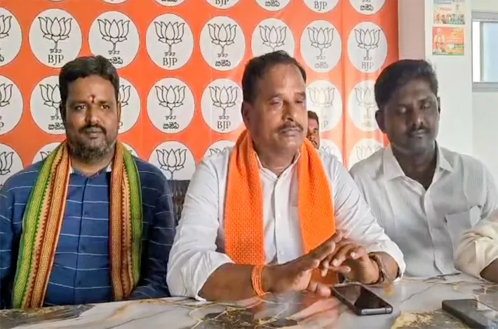 విద్యార్థుల ఫీజు రీయింబర్స్‌మెంట్, స్కాలర్‌షిప్‌లు వెంటనే విడుదల చేయాలి