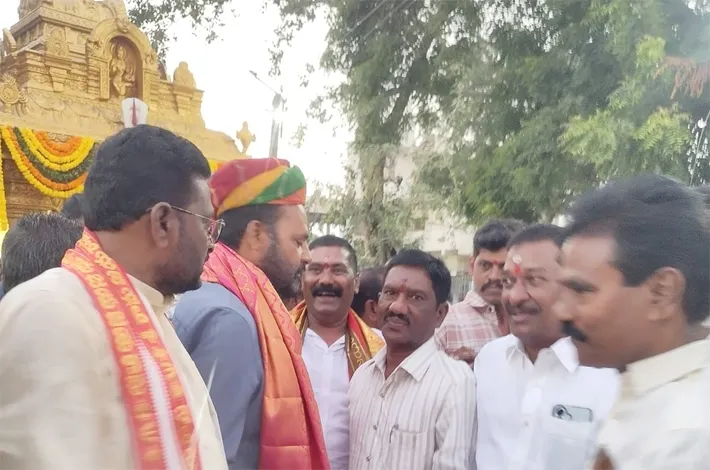 ప్రజలందరికీ శ్రీ వేణుగోపాల స్వామి కృపాకటాక్షాలు కలగాలి