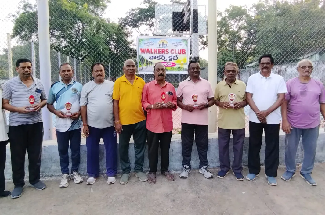 వృద్ధులను ఒంటరితనానికి గురి చేయొద్దు