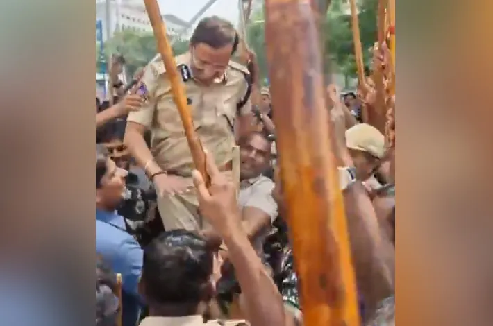 ఆయా షేర్ పాటకు సీపీ సజ్జనార్ స్టెప్పులు