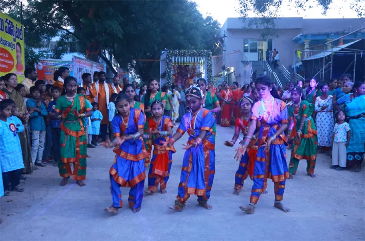 దుద్దెడలో ఘనంగా దుర్గామాత శోభాయాత్ర
