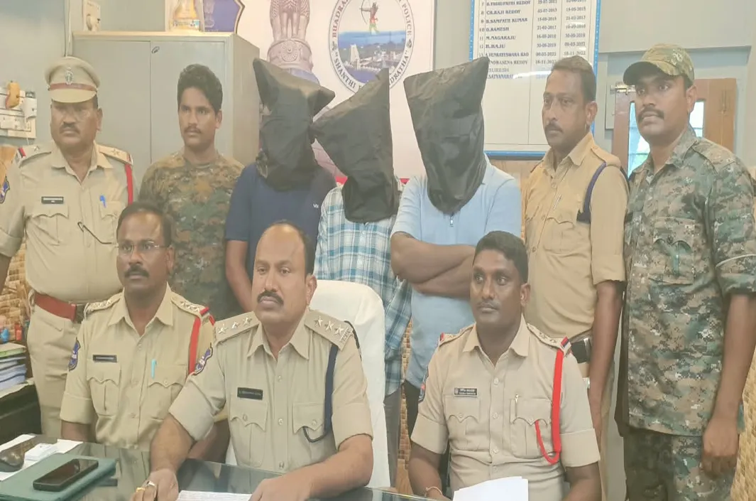 ట్రాన్స్‌ఫార్మర్ల కాపర్ దొంగల ముఠా అరెస్ట్