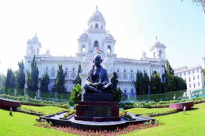 తెలంగాణను కేంద్రం ఆదుకోవాలి