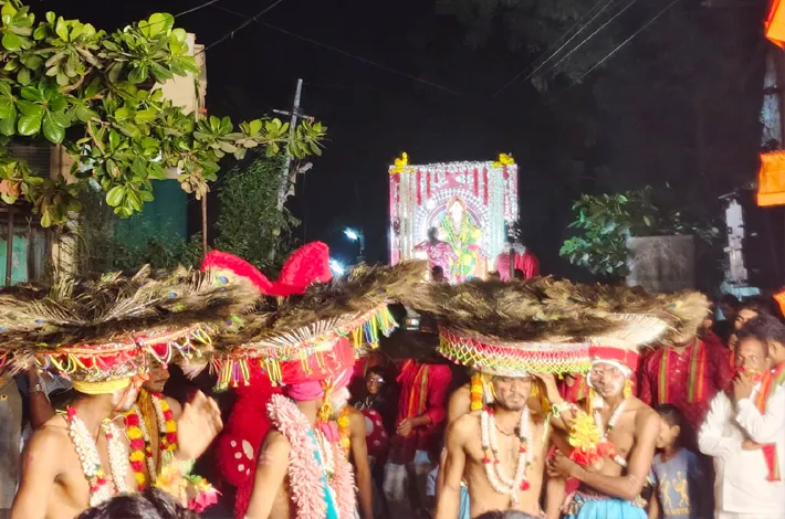 అమ్మవారి శోభాయాత్రకు అంగరంగ వైభవంగా వీడ్కోలు!