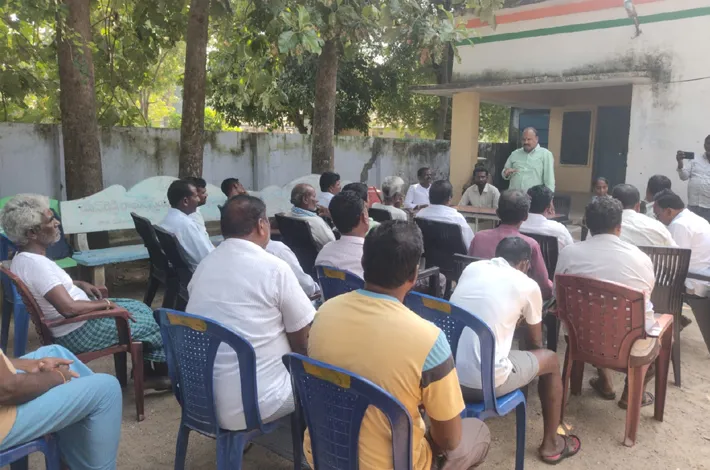 భూ భారతి రీసర్వేపై  గ్రామస్తులకు అవగాహన