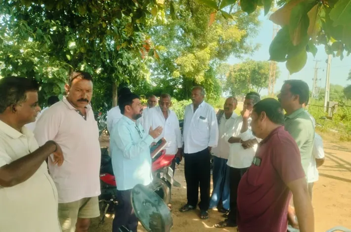 విద్యుత్ కోతలపై రైతుల ఆందోళన.. 
