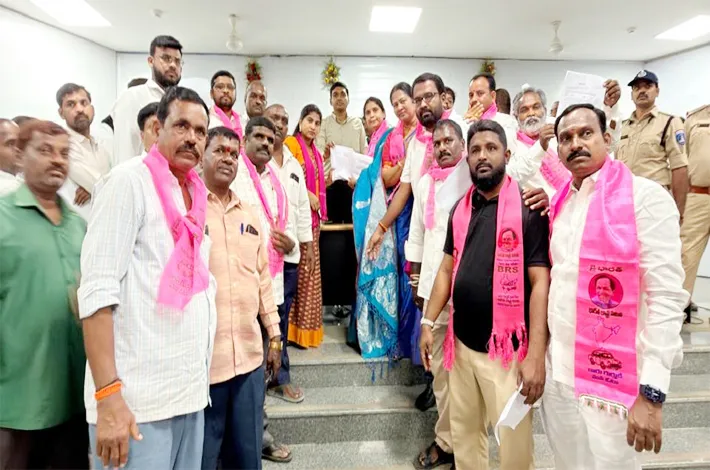 కాంగ్రెస్ వి మాటలు ఘనం.. చేతల్లో శూన్యం