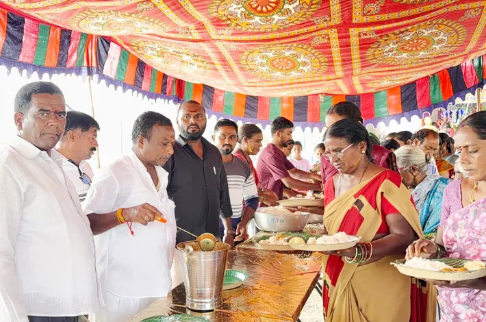 వట్టిమల్లలో అన్నపూర్ణ దేవిగా దర్శనమిచ్చిన దుర్గామాత