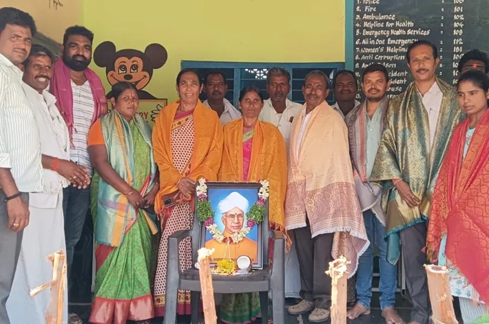 ఉలిగేపల్లిలో ఉపాధ్యాయులకు ఘన సన్మానం