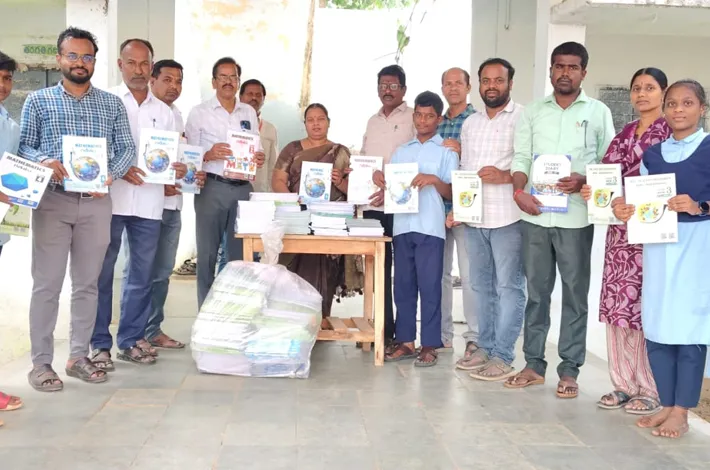 విద్యార్థులు ఉన్నత లక్ష్యాలు సాధించాలి