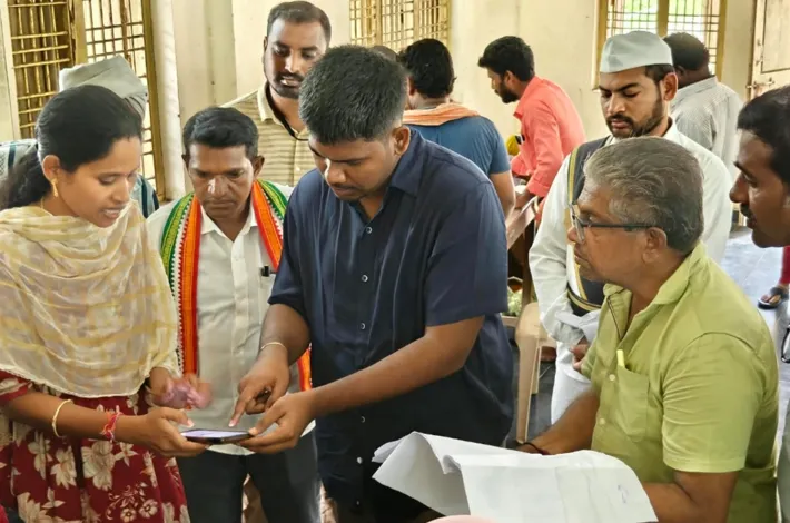 అర్హులైన ప్రతి ఒక్కరికీ ఓటు హక్కు కల్పించాలి