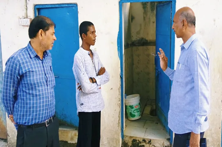 ఎస్సీ బాలుర వసతి గృహాన్ని తనిఖీ చేసిన ఎంపీడీవో