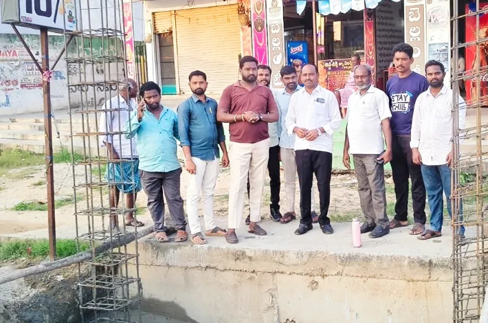 మహనీయుల విగ్రహాలతో కొత్త శోభ