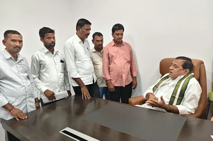 నాగల్‌గిద్ద అభివృద్ధికి ప్రత్యేక నిధులు కేటాయించాలి