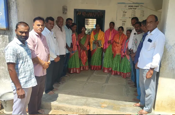 అంగన్ వాడి టీచర్లకు ఘనంగా సన్మానం..