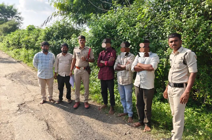 నార్నూర్ మార్కెట్ యార్డులో బ్యాటరీల చోరీ