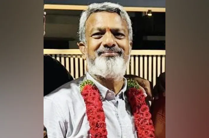షటిల్ ఆడుతూ హెల్త్ డిపార్ట్మెంట్ ఉద్యోగి మృతి.. 