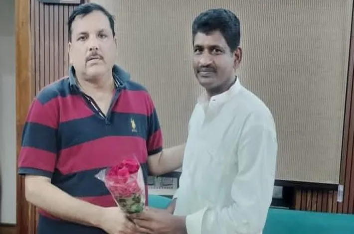 ఎంపీ ని కలిసిన జిల్లా అధ్యక్షులు