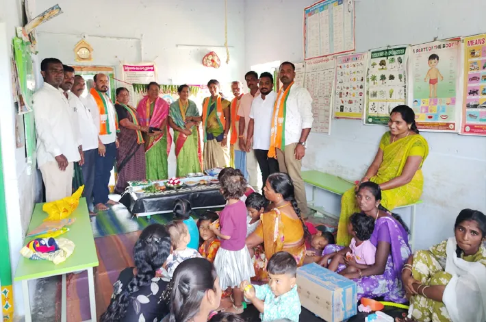 అంగన్వాడీ, ఆశా వర్కర్లకు బీజేపీ ఘన సన్మానం