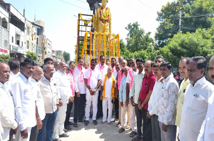 పోరాట స్ఫూర్తికి ప్రతీక కొండా లక్ష్మణ్ బాపూజీ