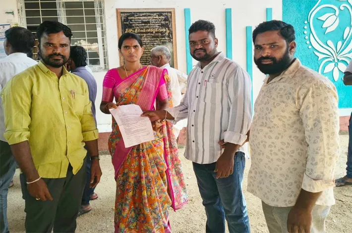 వార్డు సమస్యలు పరిష్కరించాలని వినతి