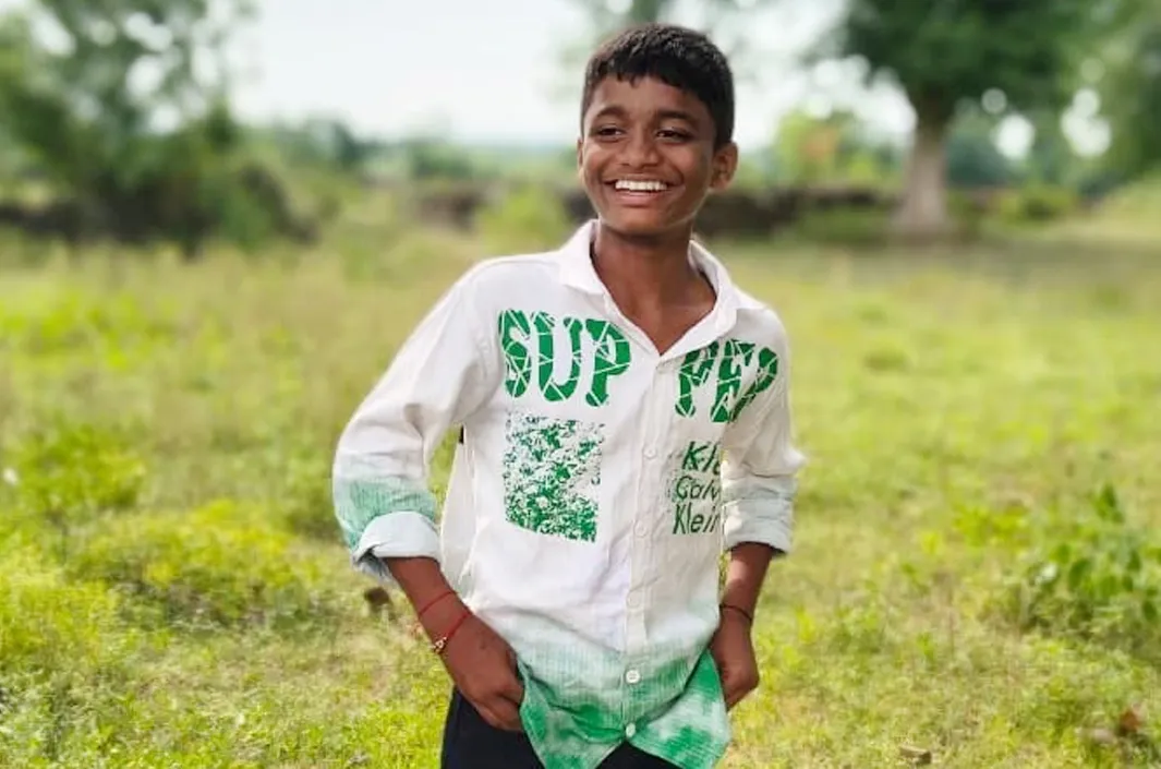 బీసీ గురుకులంలో తీవ్ర విషాదం.. ఆడుకుంటూ విద్యార్థి మృతి