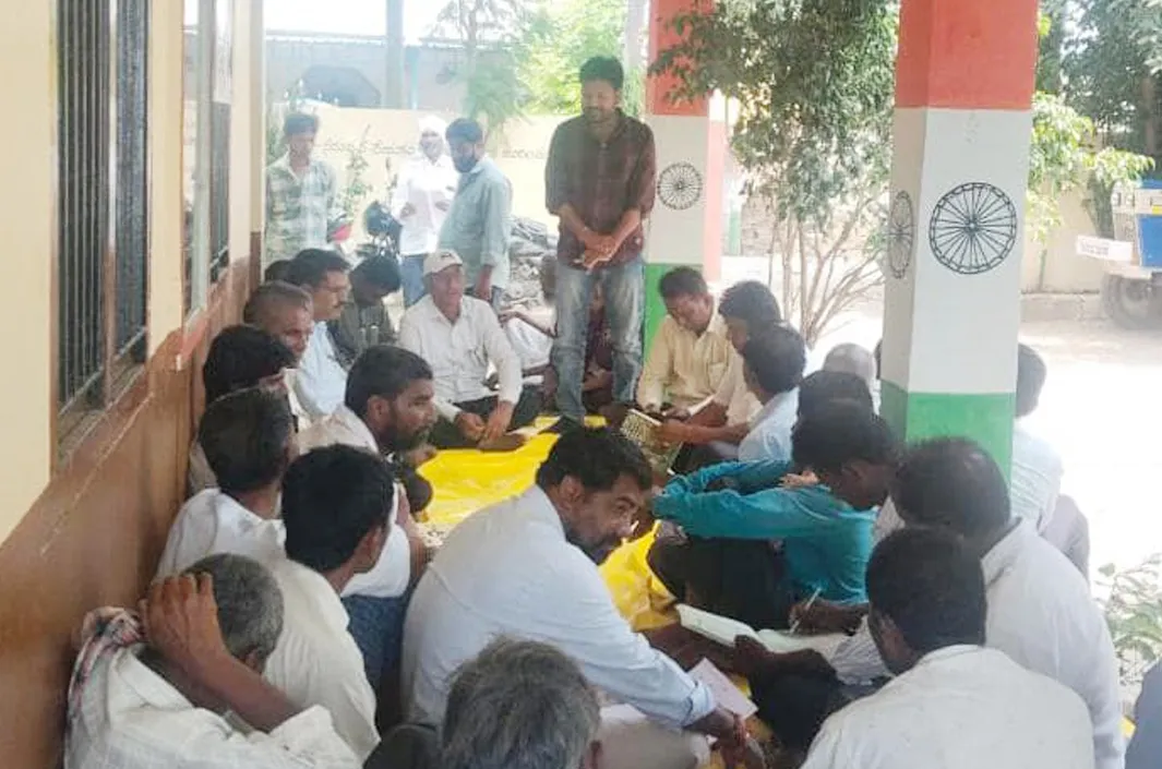 సాకేర గ్రామంలో ఉపాధి హామీ సమావేశం
